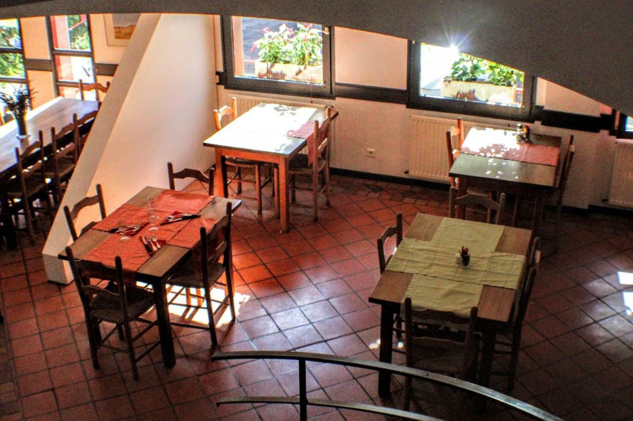 Hotel Les Vignes Rouges Ispagnac Kültér fotó